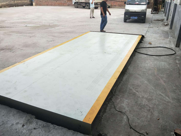 洛陽伊川山連山農(nóng)貿(mào)市場2.2x5m 20噸電子地磅施工案例
